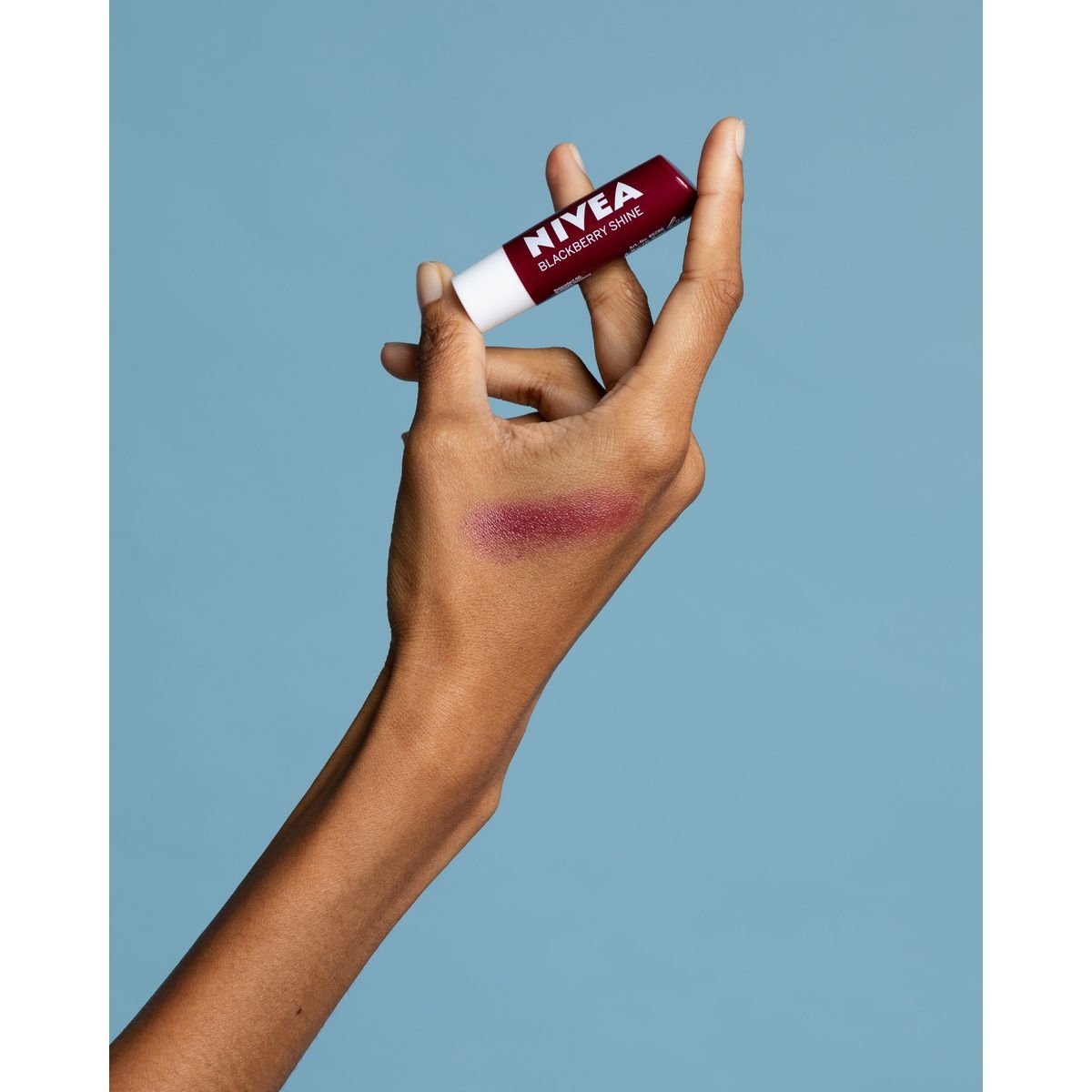 Hidratante Labial Nivea Amora Shine com 4,8g Droga Raia