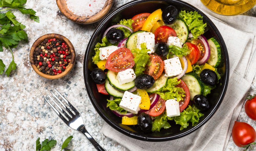 salada grega de quinoa