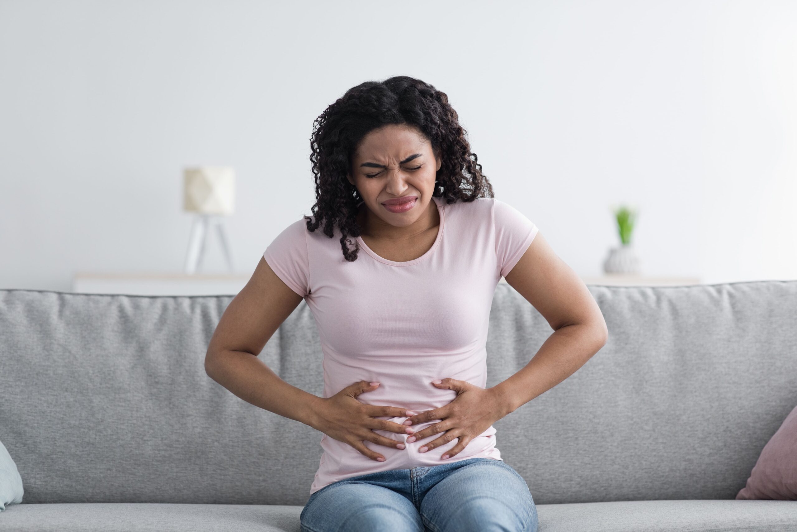 Por que temos dor de barriga quando estamos ansiosos? - Mais Saúde